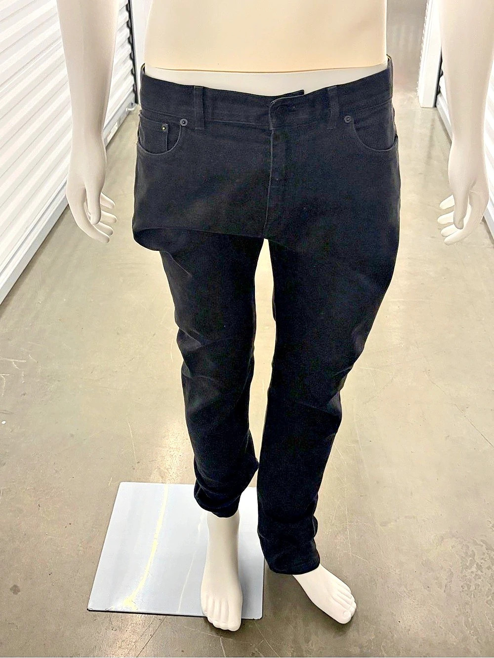 LOUIS VUITTON MEN’S BLACK SLIM STRETCH JEANS SIZE 34